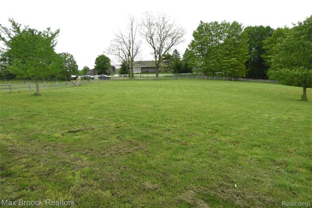 58282 SAVAGE Road, Newberg Township, MI 49095
