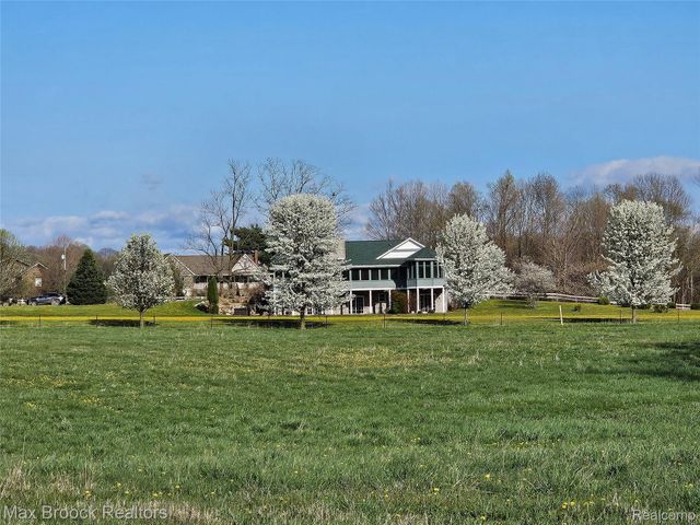 58282 SAVAGE Road, Newberg Township, MI 49095