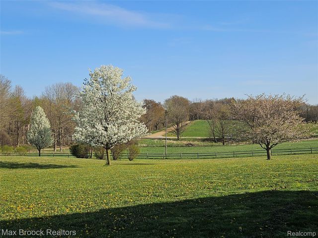 58282 SAVAGE Road, Newberg Township, MI 49095