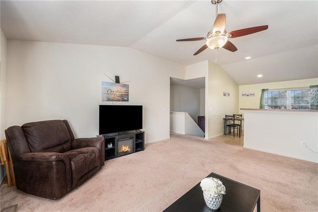 14313 Richmond Avenue, Grandview, MO 64030