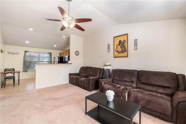 14313 Richmond Avenue, Grandview, MO 64030