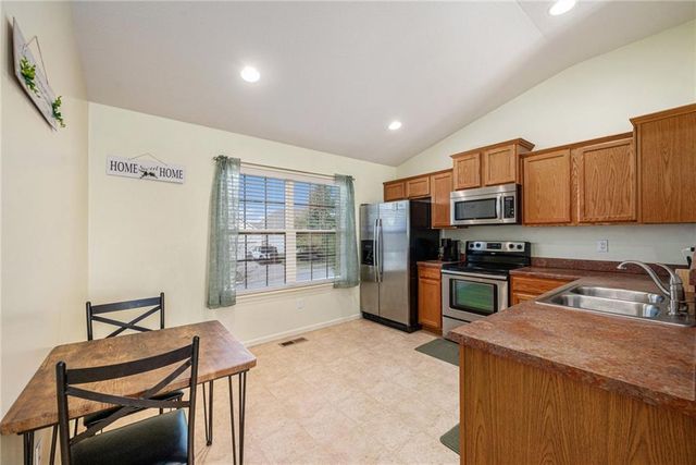 14313 Richmond Avenue, Grandview, MO 64030