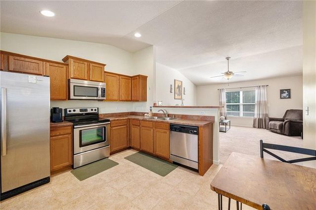 14313 Richmond Avenue, Grandview, MO 64030