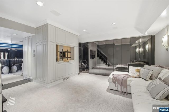 1511 John Street, Fort Lee, NJ 07024