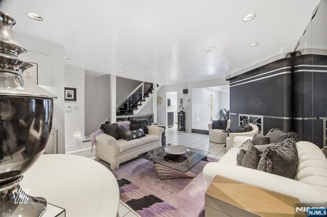 1511 John Street, Fort Lee, NJ 07024