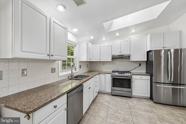 4 POND CIR, Fredericksburg, VA 22407