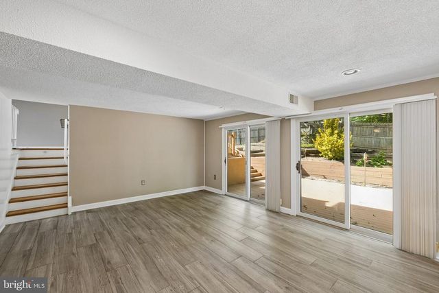 4 POND CIR, Fredericksburg, VA 22407
