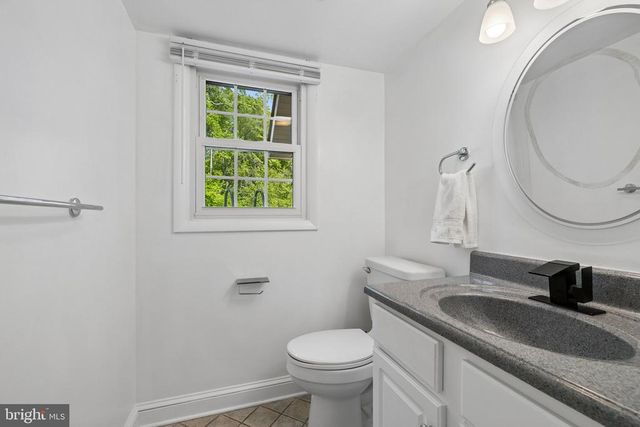 4 POND CIR, Fredericksburg, VA 22407