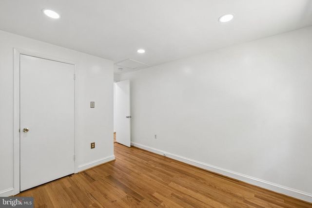 4 POND CIR, Fredericksburg, VA 22407
