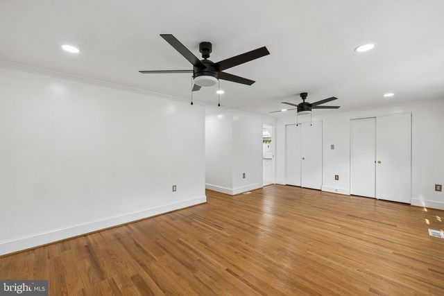 4 POND CIR, Fredericksburg, VA 22407