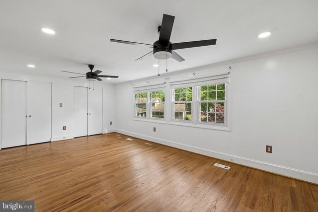 4 POND CIR, Fredericksburg, VA 22407