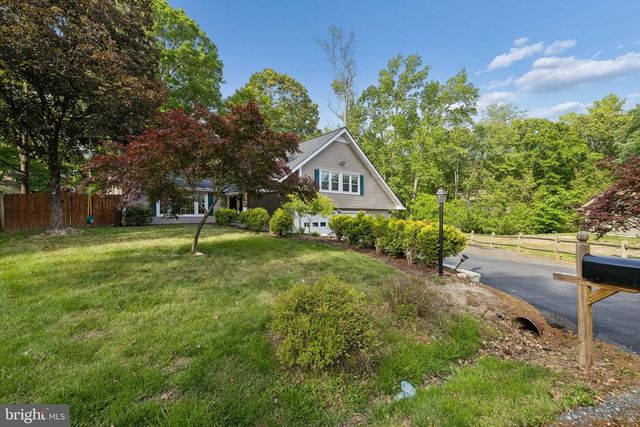 4 POND CIR, Fredericksburg, VA 22407