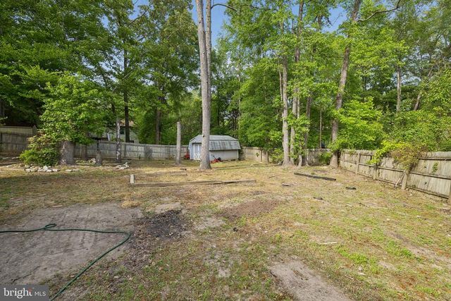 4 POND CIR, Fredericksburg, VA 22407