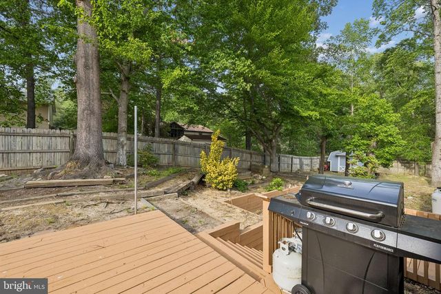 4 POND CIR, Fredericksburg, VA 22407