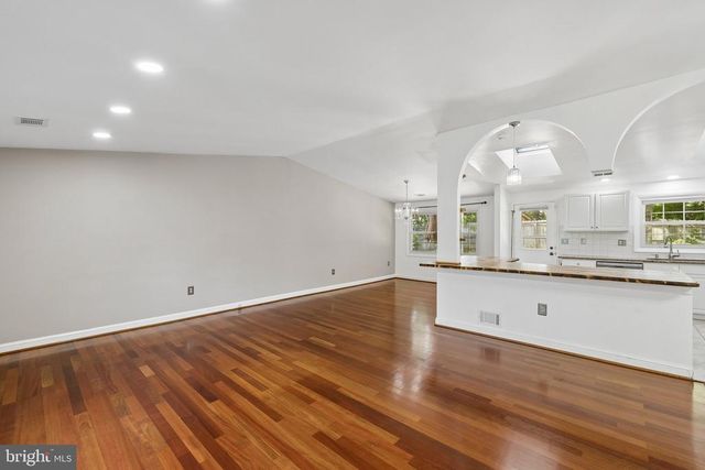 4 POND CIR, Fredericksburg, VA 22407