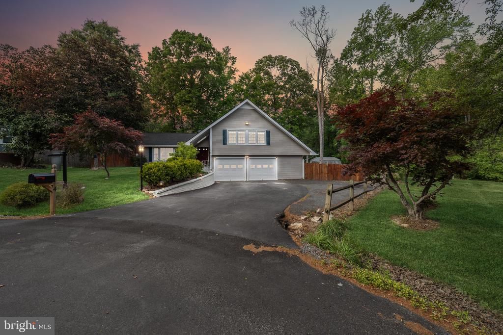 4 POND CIR, Fredericksburg, VA 22407