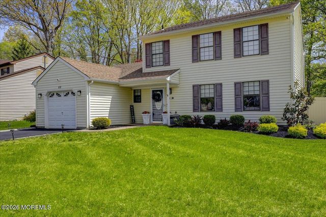 82 Mariners Cove, Freehold, NJ 07728