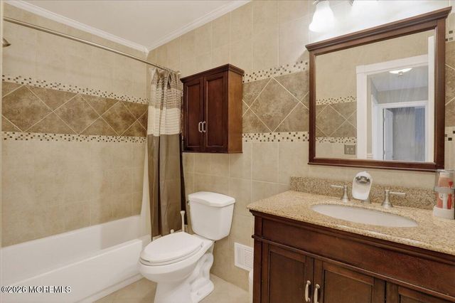 82 Mariners Cove, Freehold, NJ 07728