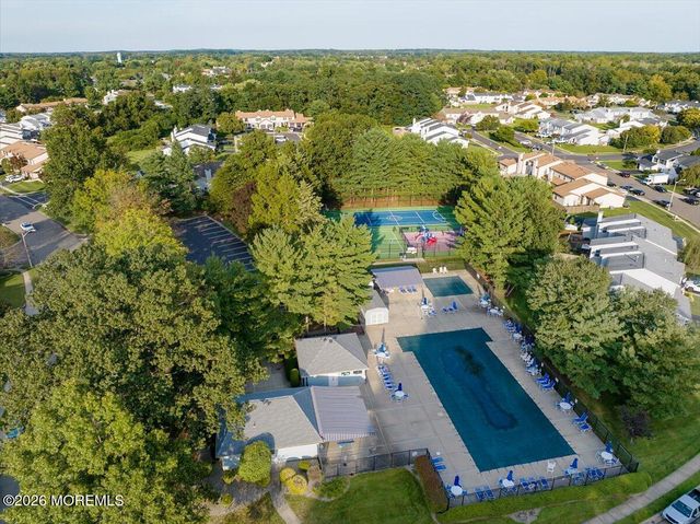 82 Mariners Cove, Freehold, NJ 07728