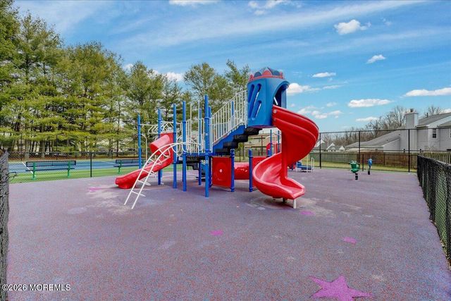82 Mariners Cove, Freehold, NJ 07728