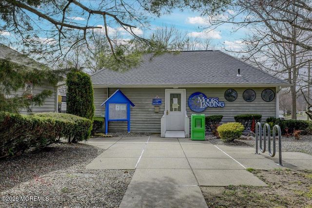 82 Mariners Cove, Freehold, NJ 07728