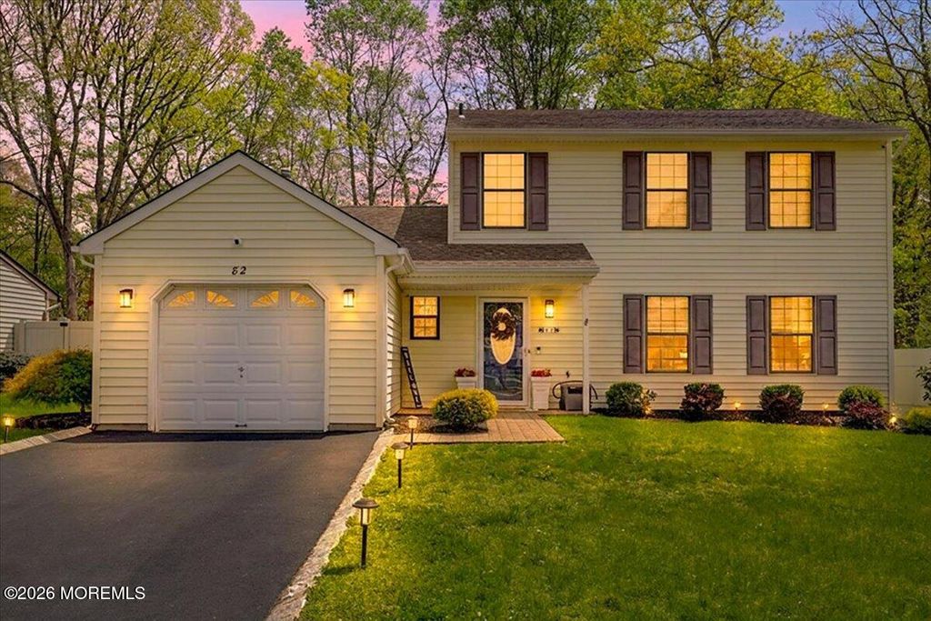 82 Mariners Cove, Freehold, NJ 07728