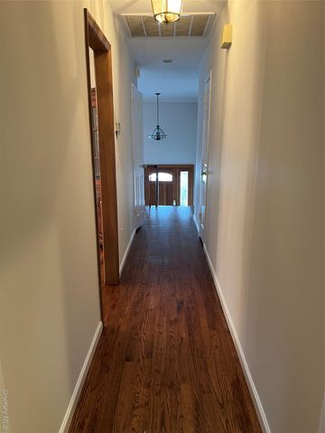 43 Floyd Place, East Norwich, NY 11732