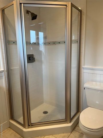 43 Floyd Place, East Norwich, NY 11732