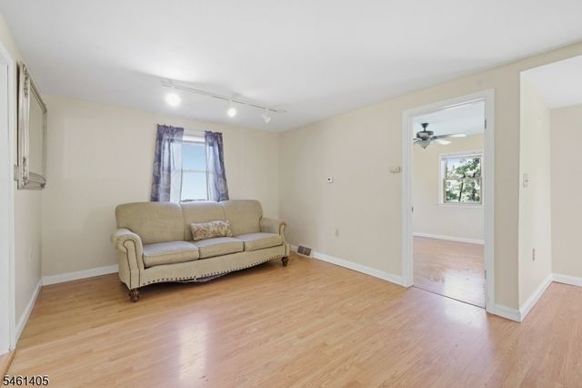 9 Church St, Knowlton Twp., NJ 07832