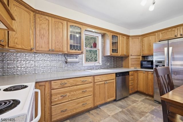 9 Church St, Knowlton Twp., NJ 07832