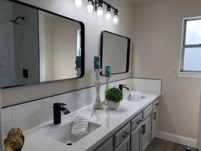 2071 Cromwell, Fresno, CA 93720