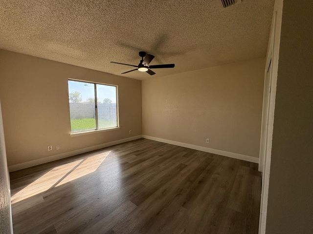 2071 Cromwell, Fresno, CA 93720