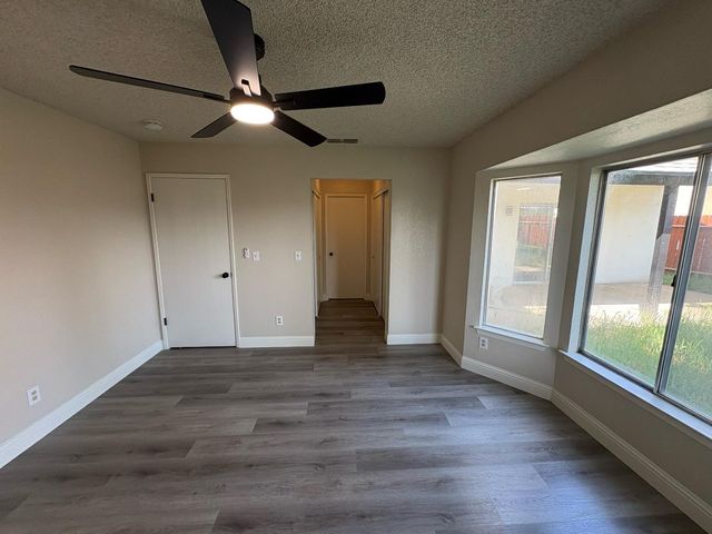 2071 Cromwell, Fresno, CA 93720