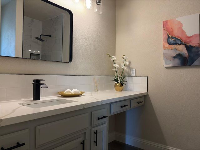 2071 Cromwell, Fresno, CA 93720