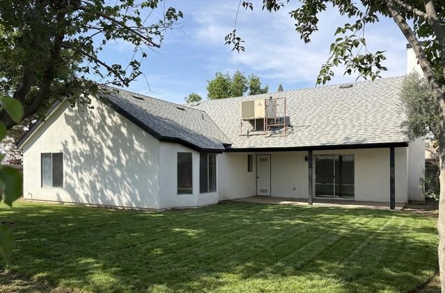 2071 Cromwell, Fresno, CA 93720