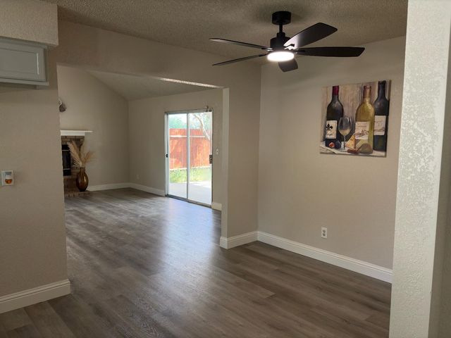 2071 Cromwell, Fresno, CA 93720