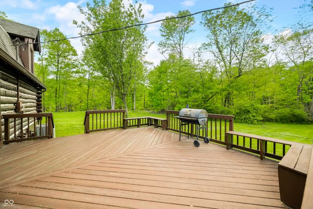 6968 S 300 W, Trafalgar, IN 46181