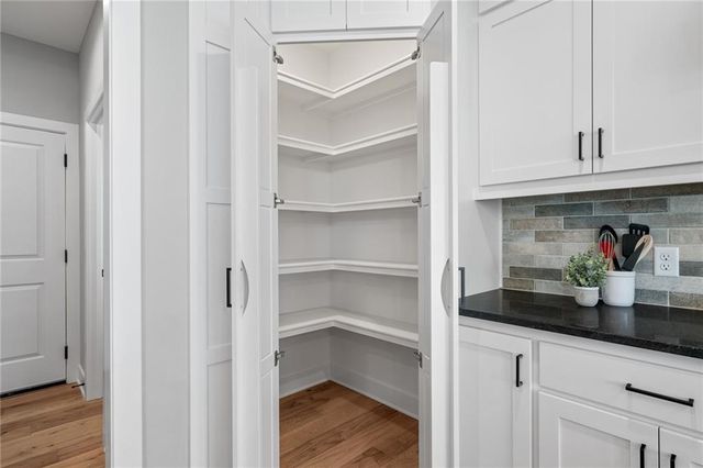 25104 W 141st Terrace, Olathe, KS 66061