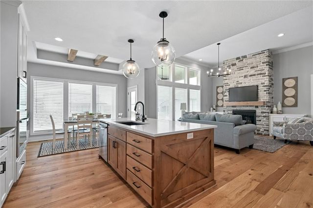 25104 W 141st Terrace, Olathe, KS 66061