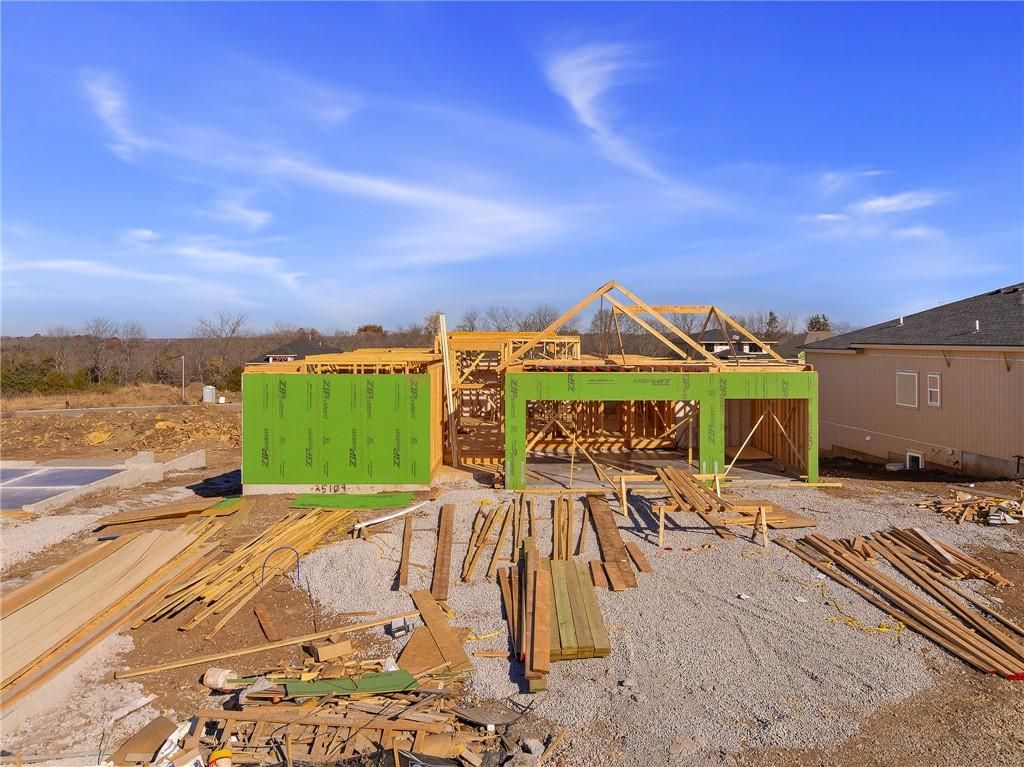 25104 W 141st Terrace, Olathe, KS 66061