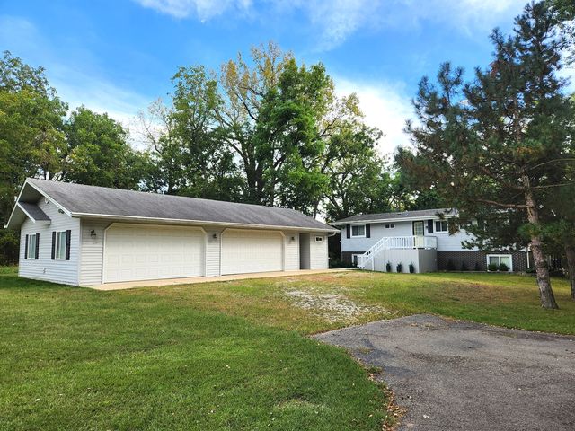 152 Beachview Court, Varna, IL 61375