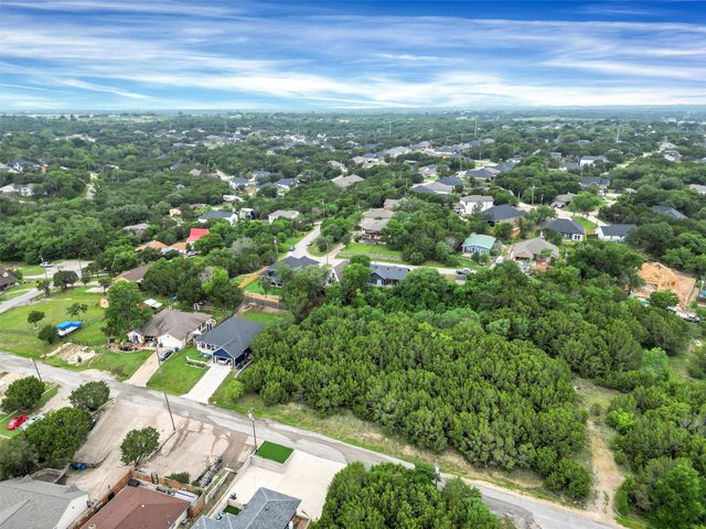 2707 Austin Drive, Granbury, TX 76048