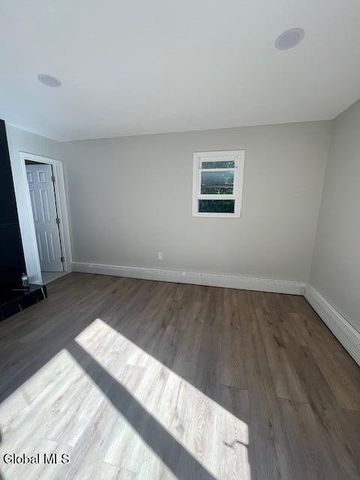 63 Holmes Court, Albany, NY 12209