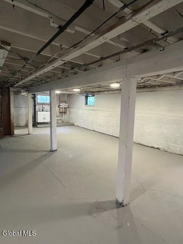 63 Holmes Court, Albany, NY 12209