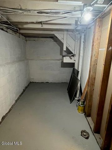 63 Holmes Court, Albany, NY 12209