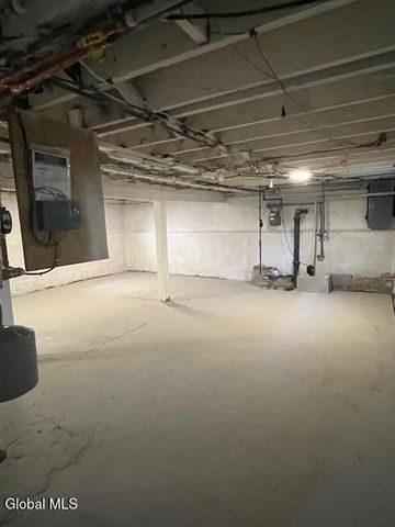 63 Holmes Court, Albany, NY 12209