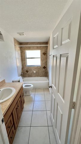 120 SW Grimaldo Ter, Port St Lucie, FL 34984