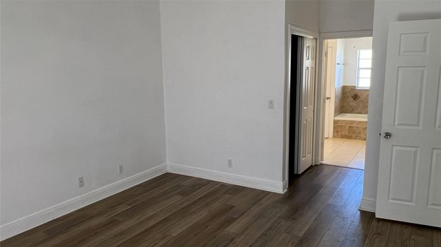 120 SW Grimaldo Ter, Port St Lucie, FL 34984