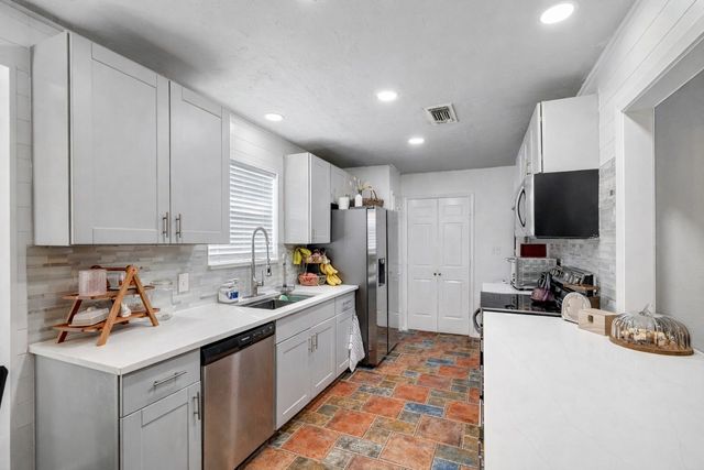 12 Ridge Drive, Hickory Creek, TX 75065