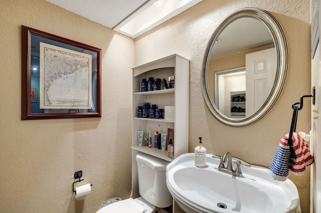 12 Ridge Drive, Hickory Creek, TX 75065